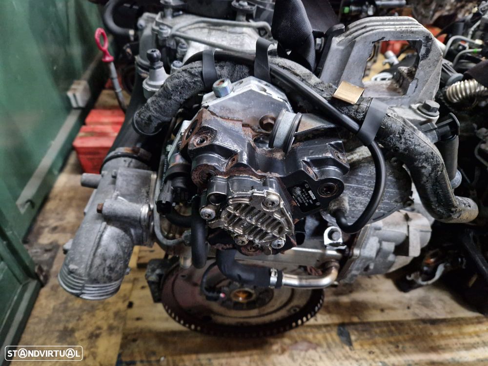 Motor usado D5244T VOLVO XC90 D5 2.4 163CV XC70 S80 S60 V70 - 5