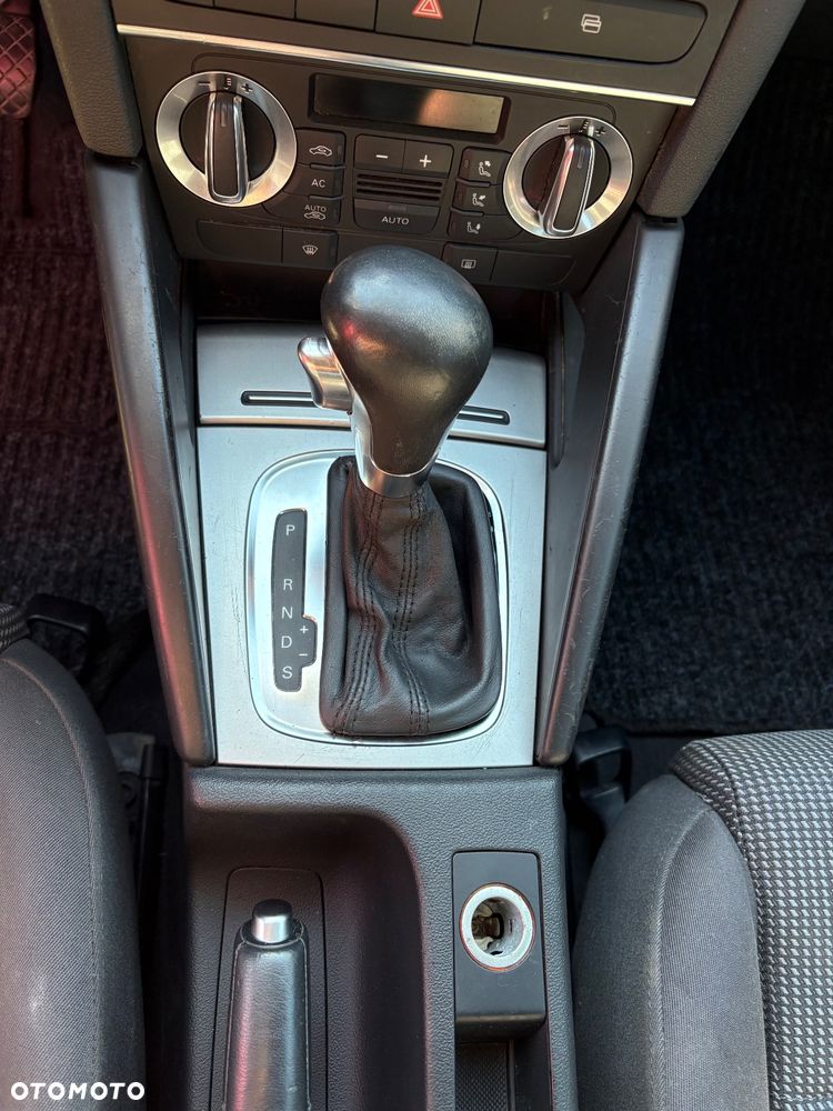 Audi A3 2.0 TDI DPF Ambition S tronic - 7