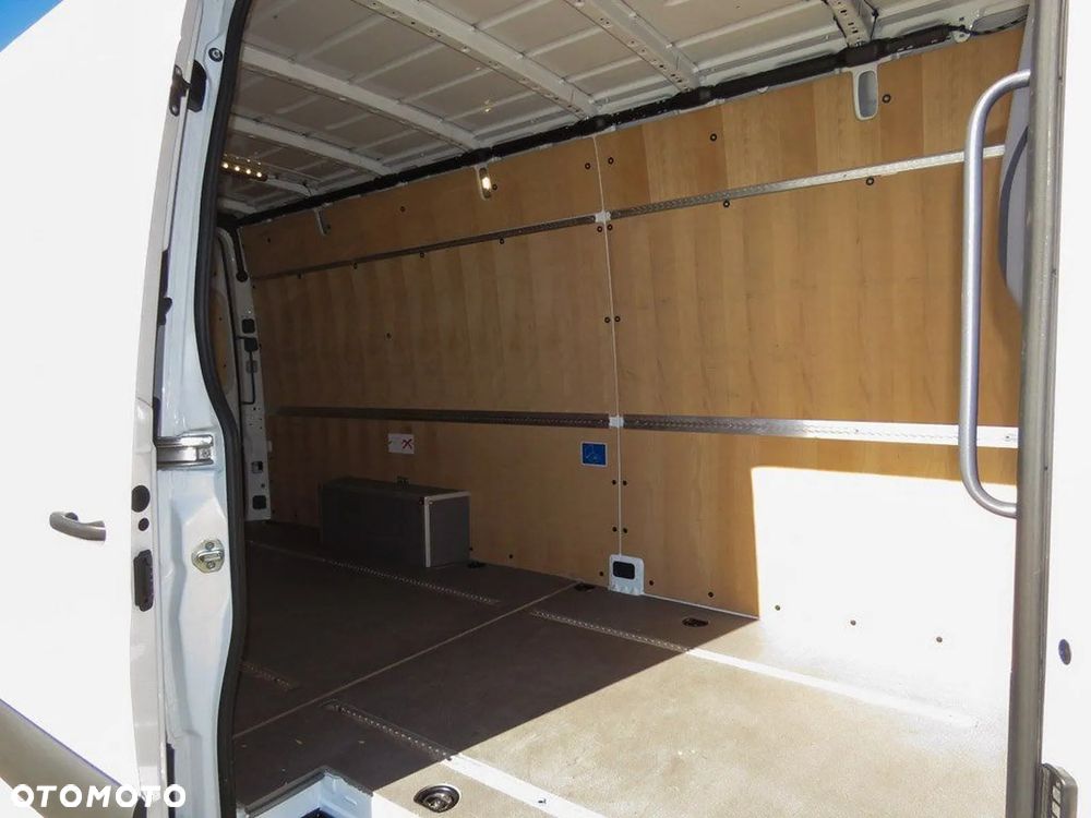 Mercedes-Benz Sprinter - 6