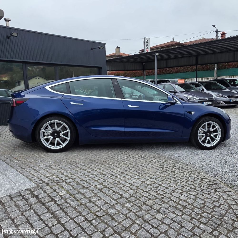 Tesla Model 3 - 12