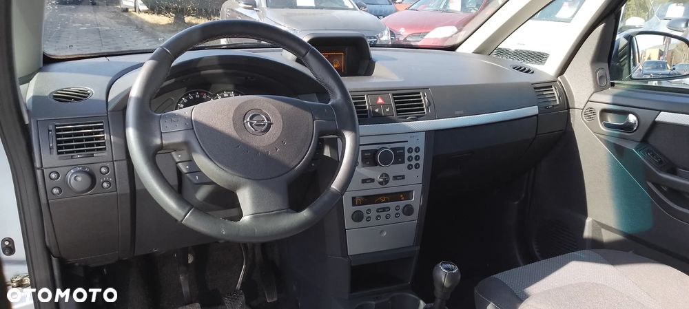 Opel Meriva 1.6 16V (Essentia) - 9