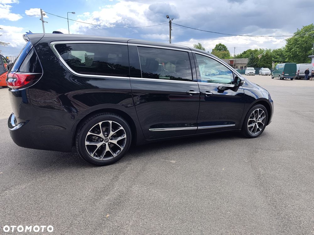 Chrysler Pacifica - 6