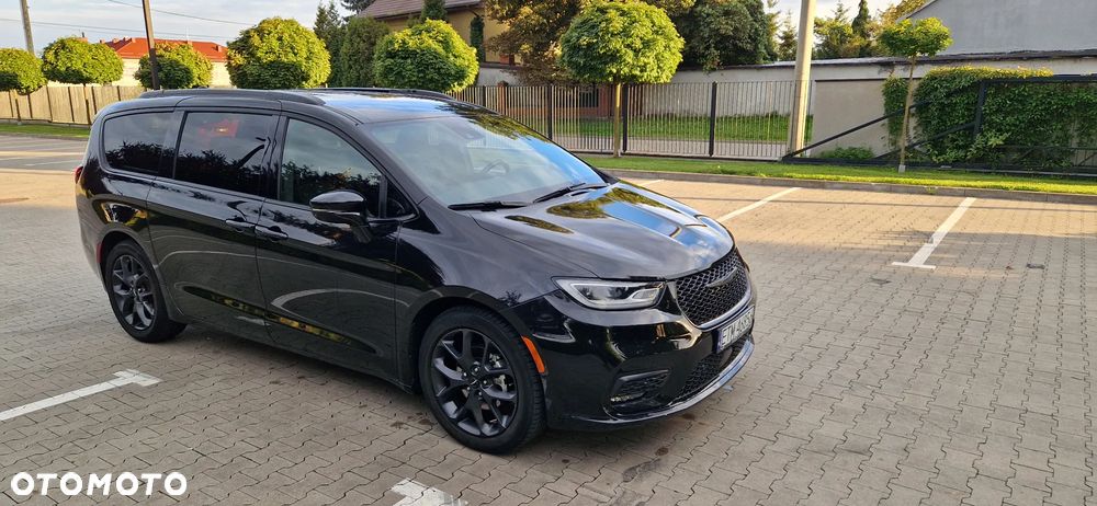 Chrysler Pacifica - 2