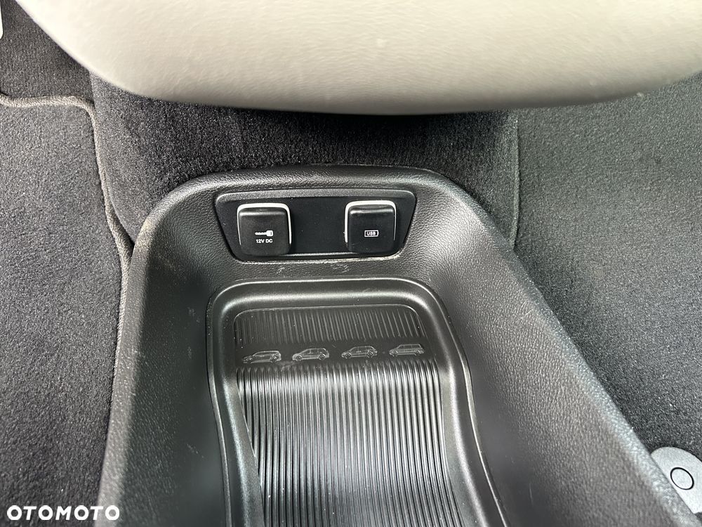 Chrysler Pacifica - 16