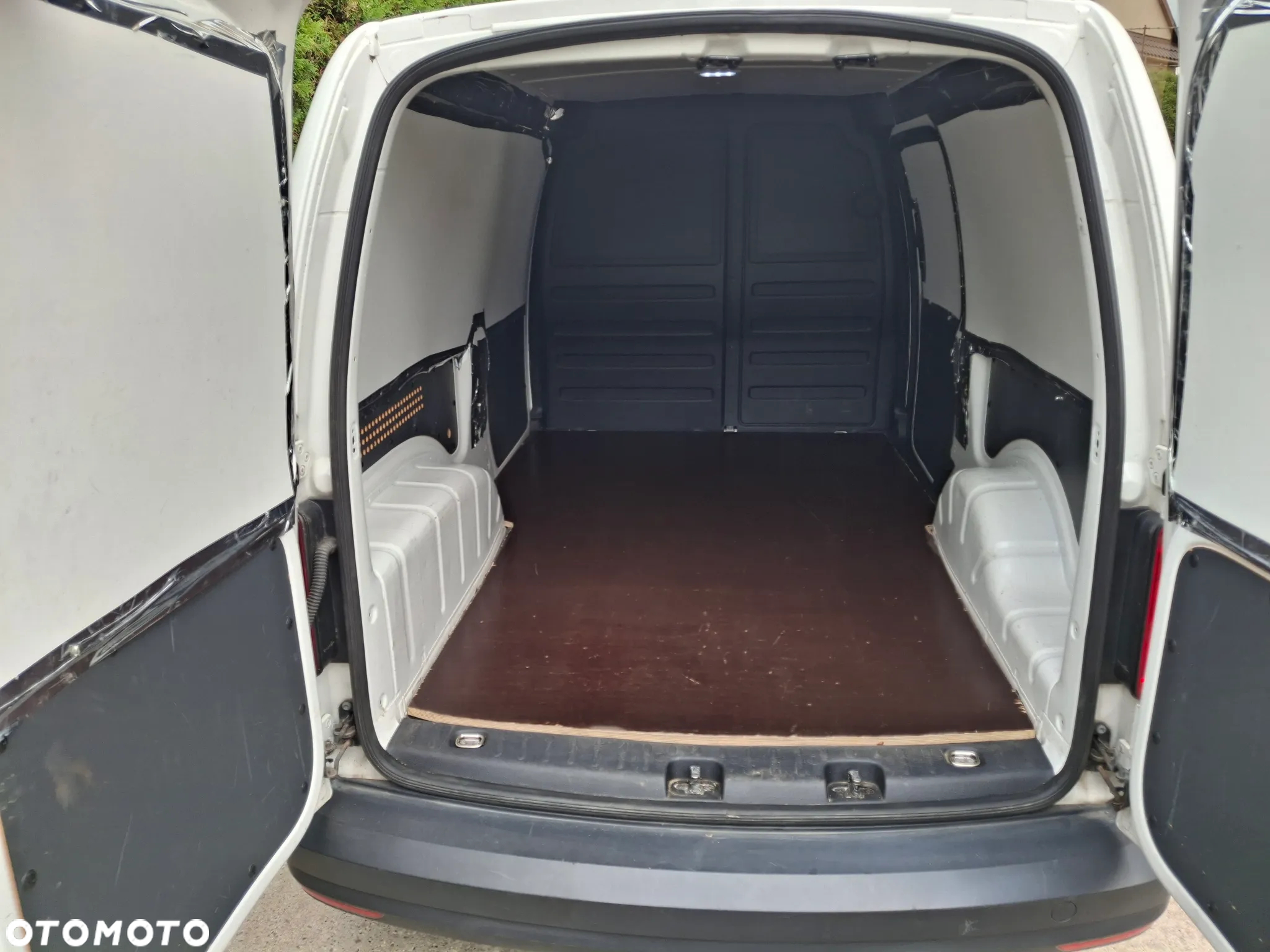 Volkswagen Caddy - 10