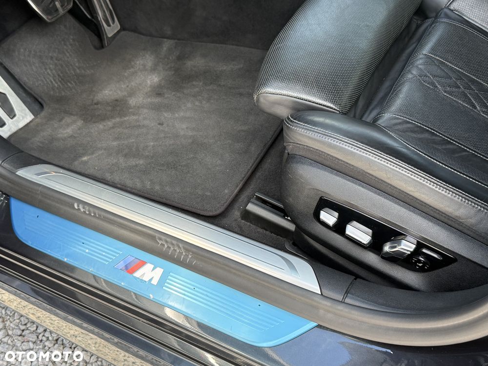 BMW Seria 7 750Li xDrive - 26