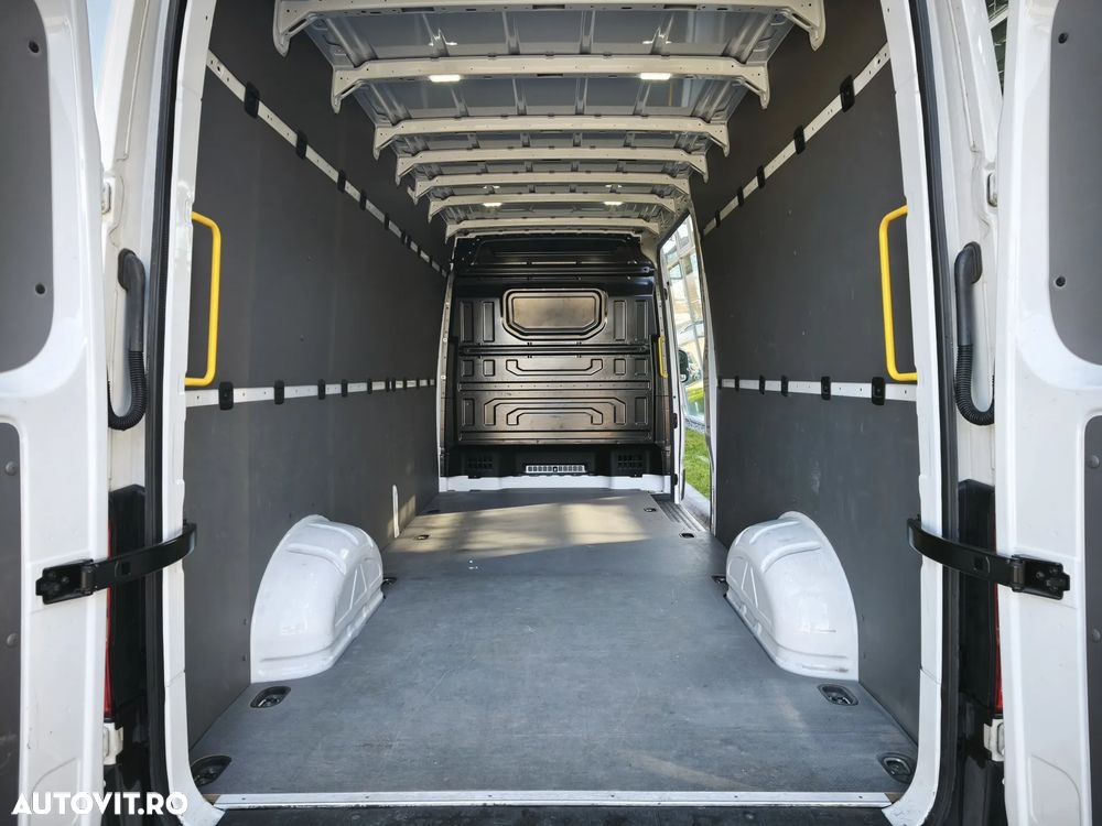 Volkswagen CRAFTER - 14