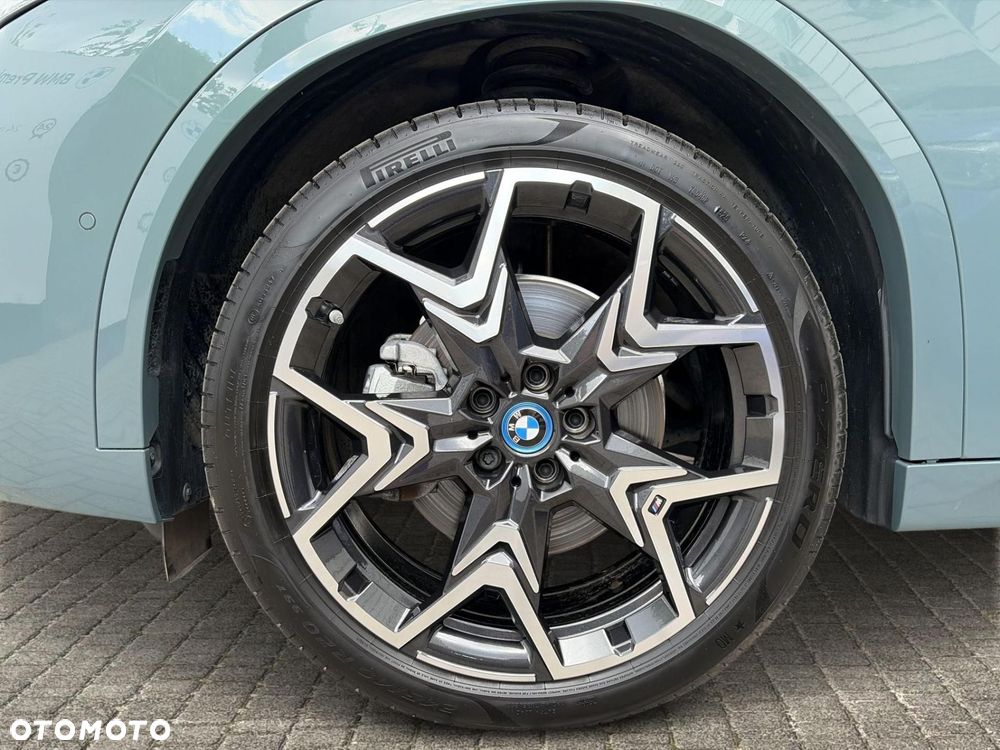BMW iX2 - 4
