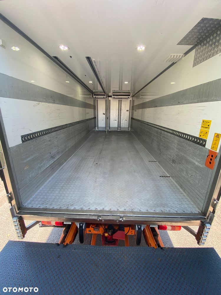 Mercedes-Benz ACTROS 2551 - 21