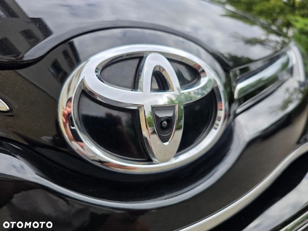 Toyota Avensis - 13