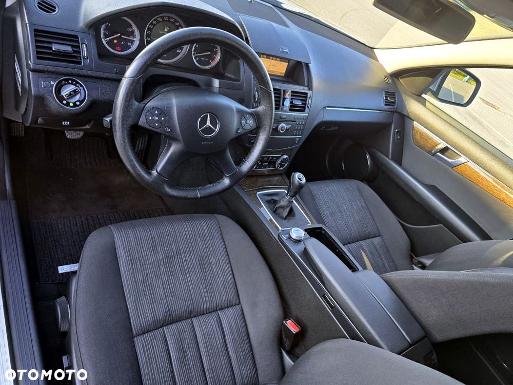 Mercedes-Benz Klasa C 180 Kompressor Avantgarde - 22