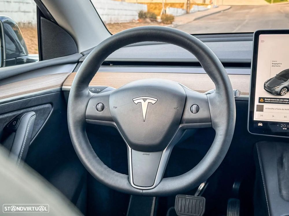 Tesla Model Y Long Range Dual Motor AWD - 17