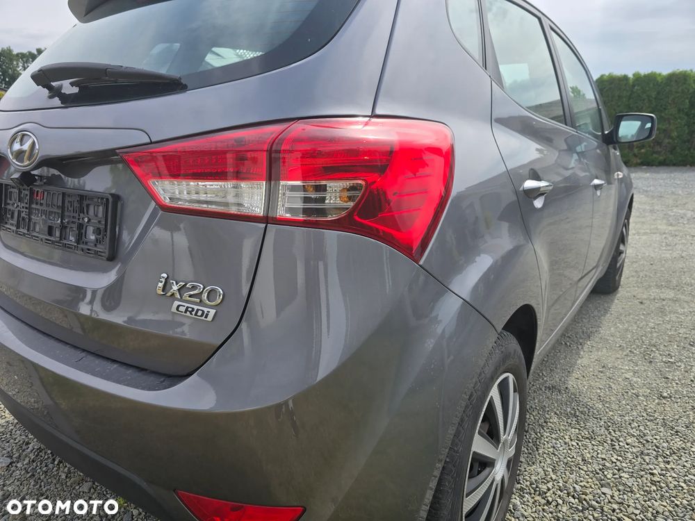 Hyundai ix20 1.6 CRDi Fifa World Cup Edition - 4