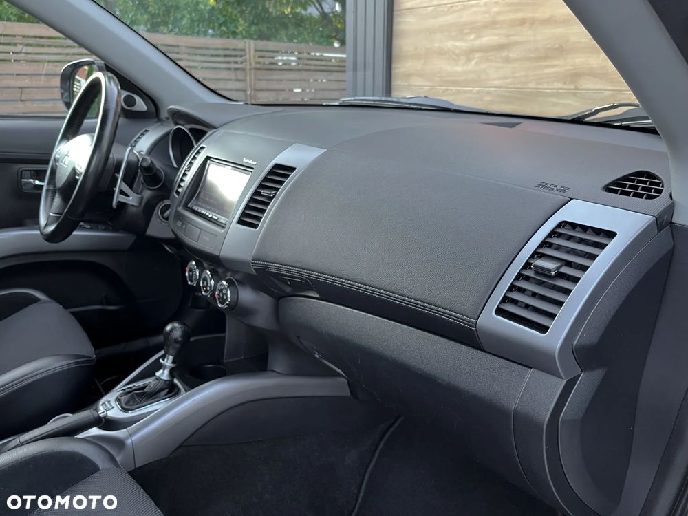 Mitsubishi Outlander 2.2 DID Intense + EU5 TC-SST - 31
