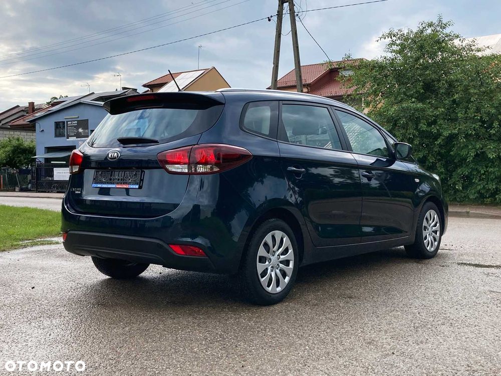 Kia Carens - 4