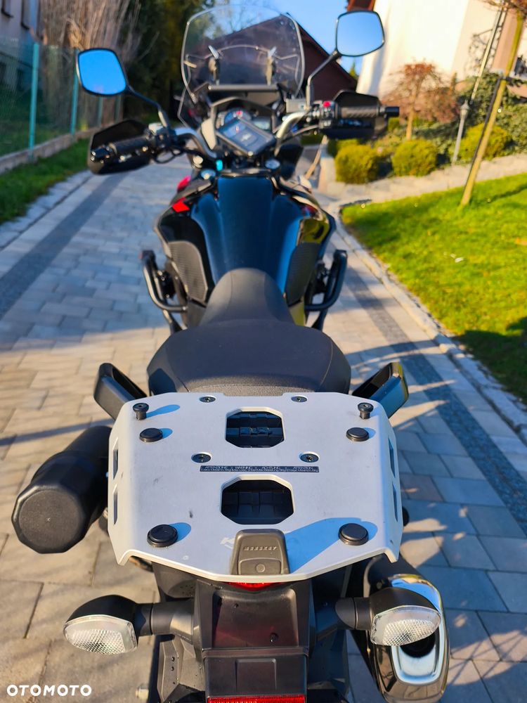 Suzuki V-STROM - 10