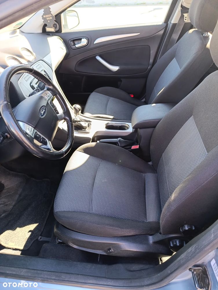 Ford Mondeo - 12