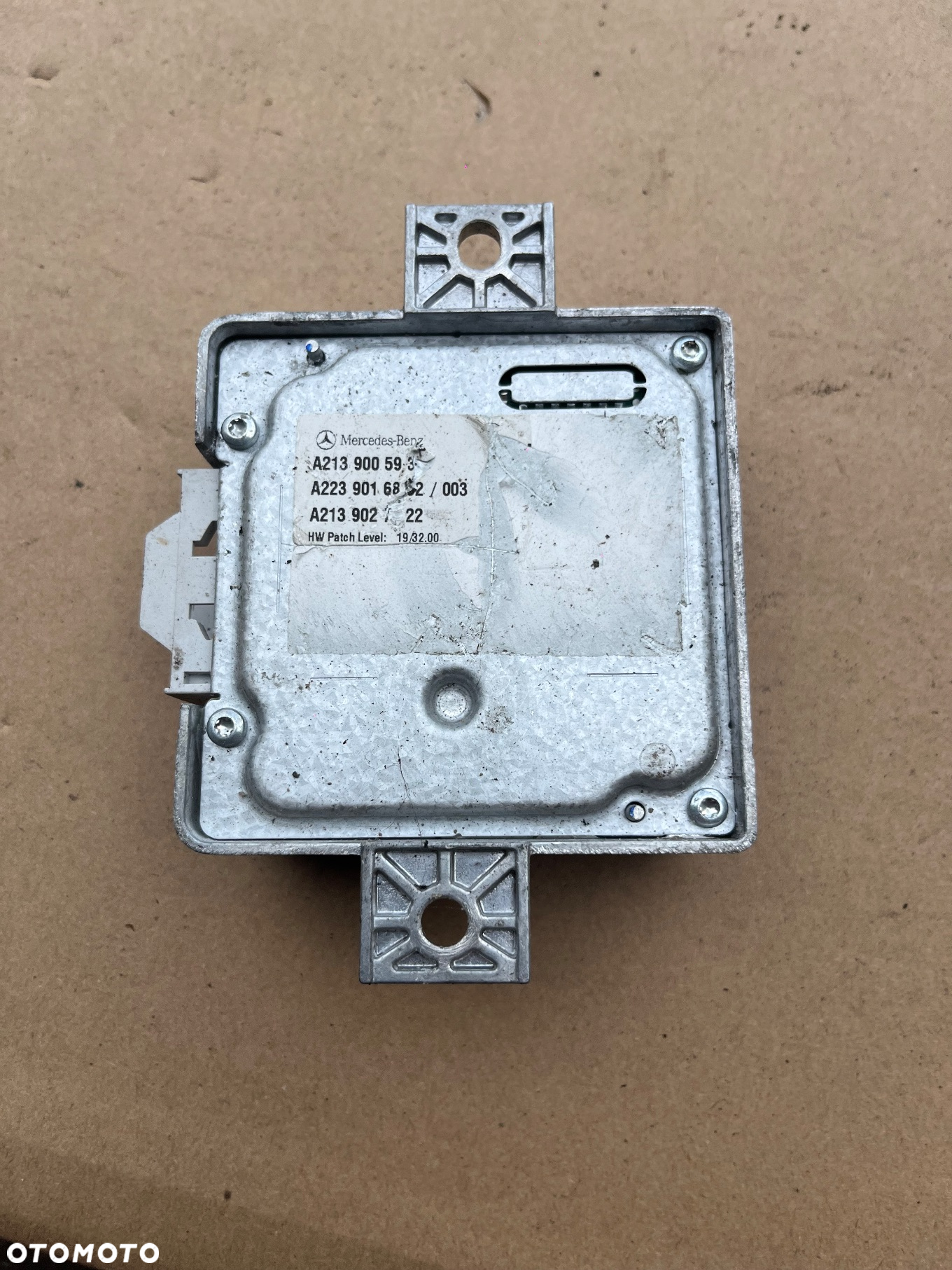 Wzmacniacz Mercedes W223 W907 W910 - 3