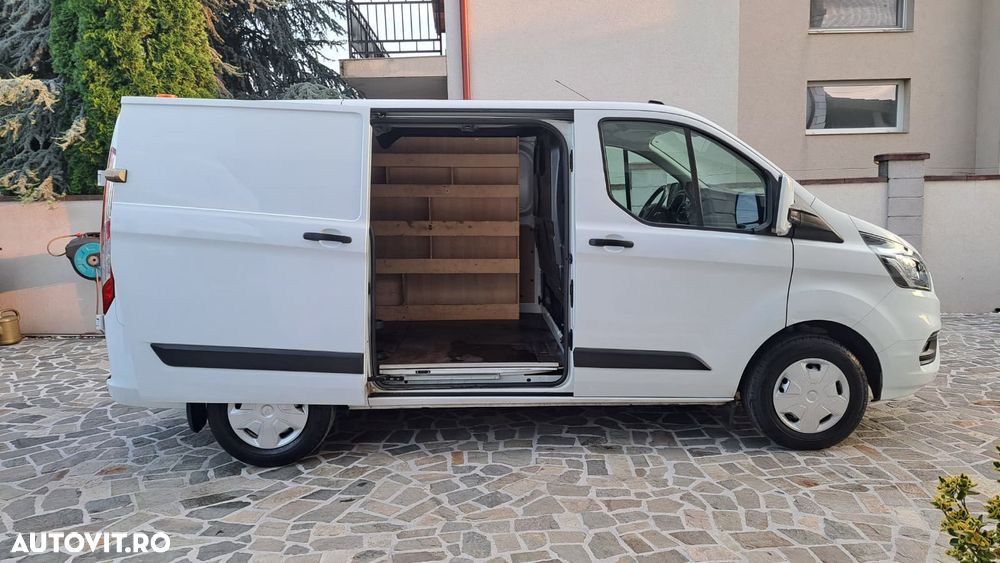 Ford CUSTOM VAN TREND L1H1 FWD - 10
