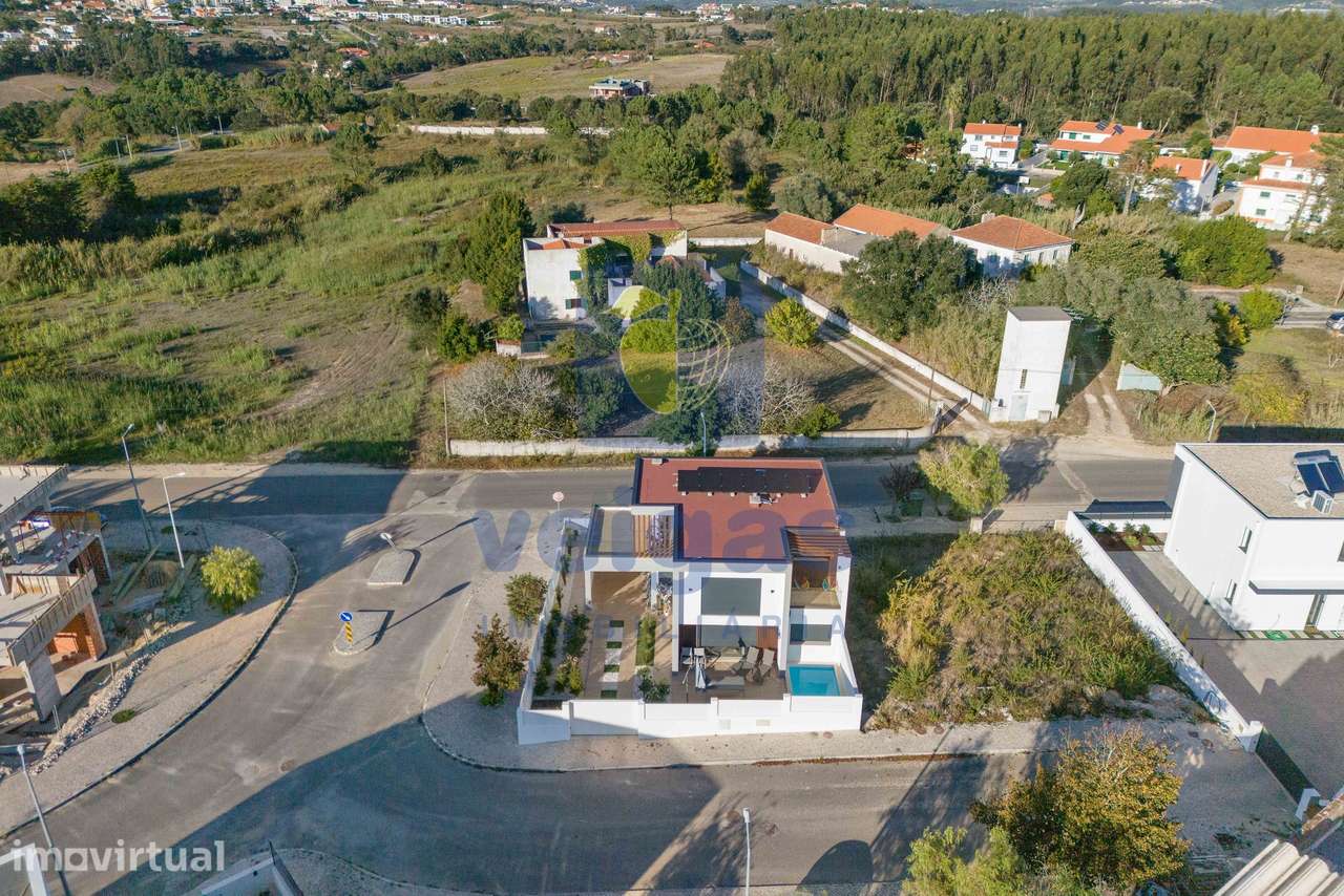 Moradia T4 Nova com Garagem e Terraço - Grande imagem: 4/45