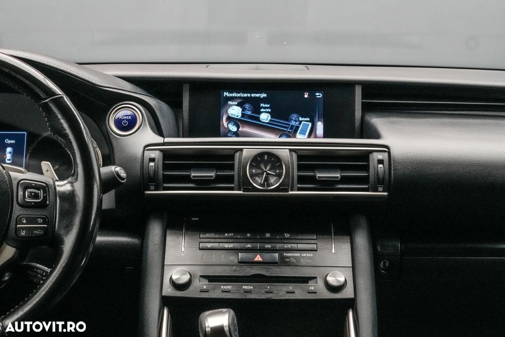 Lexus Seria IS 300h Executive - 18