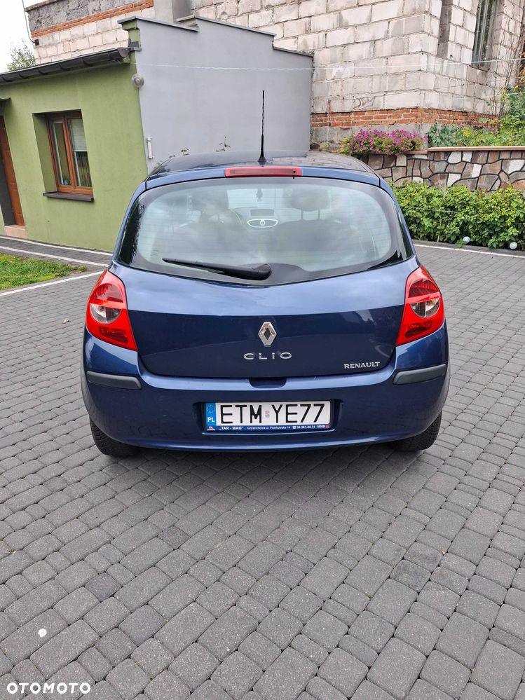 Renault Clio 2005 photo 3