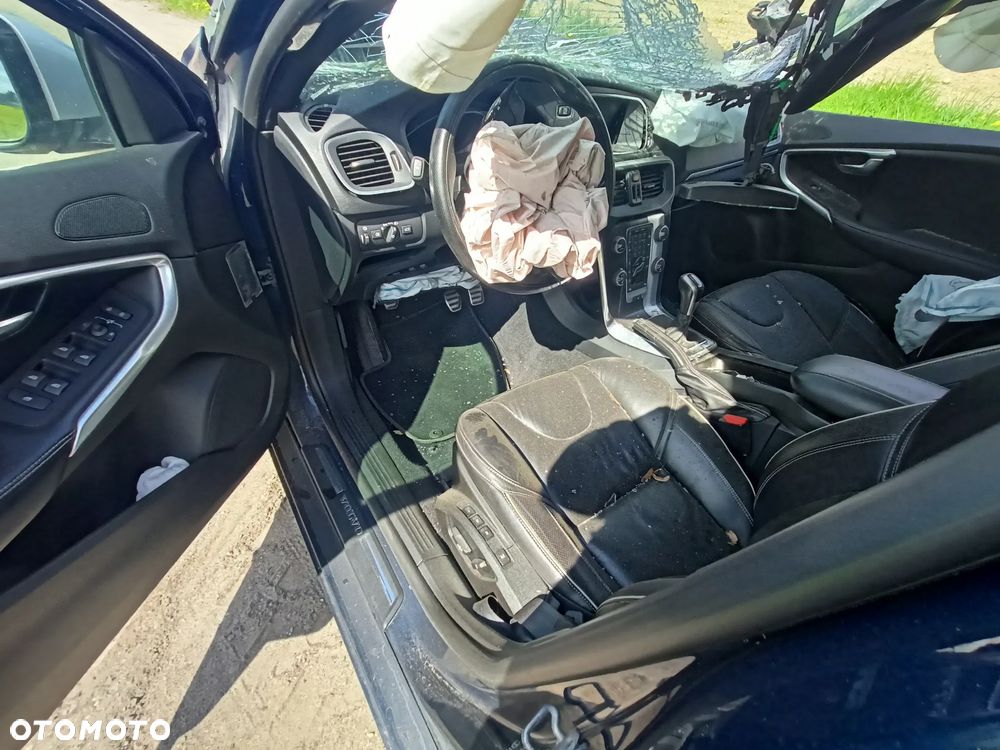 Volvo v40 D4 2.0d 190km 2014r R Line - 7
