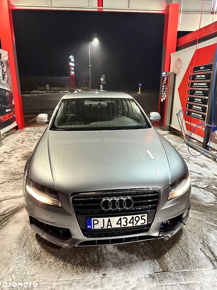 Audi A4 Limousine - 8