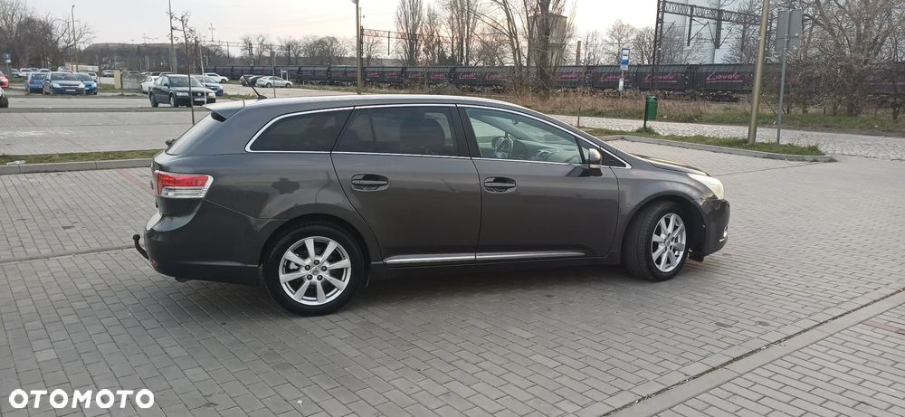 Toyota Avensis 2.2 D-4D Premium - 3