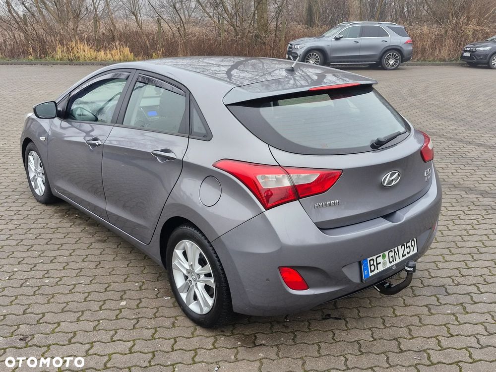 Hyundai i30 1.6 CRDi BlueDrive Premium - 8
