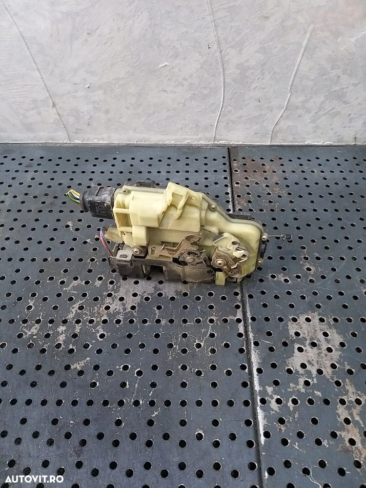 Broasca usa dreapta fata skoda octavia 1 1u 3b1837016ad - 3