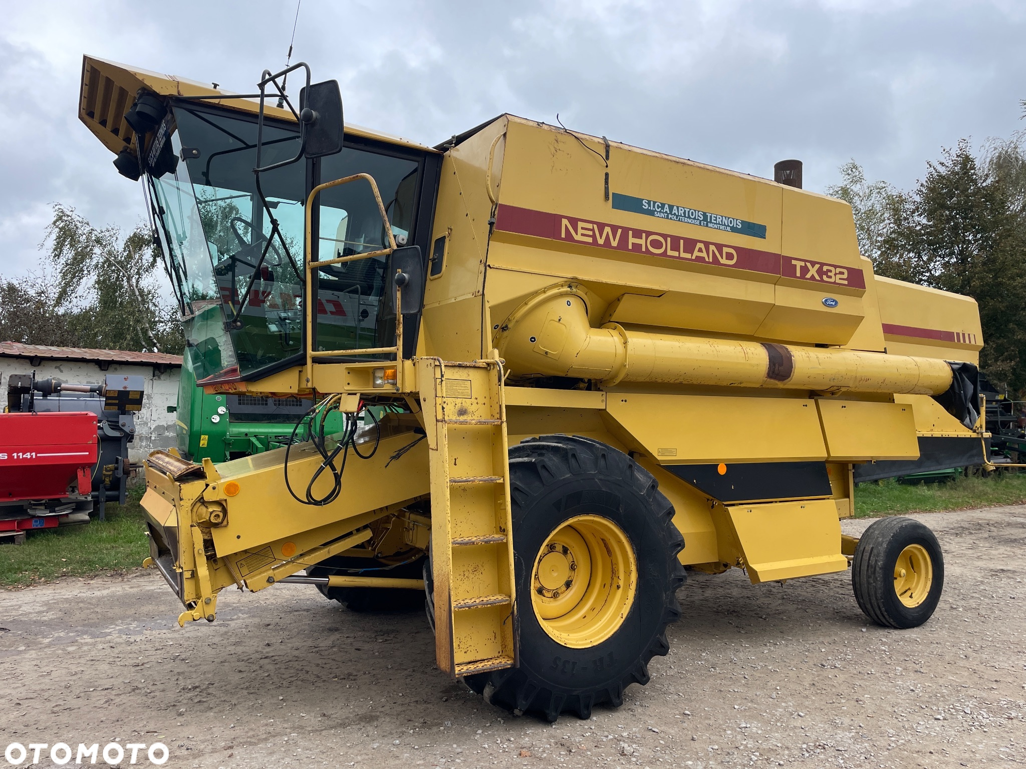 New Holland TX 32 - 4