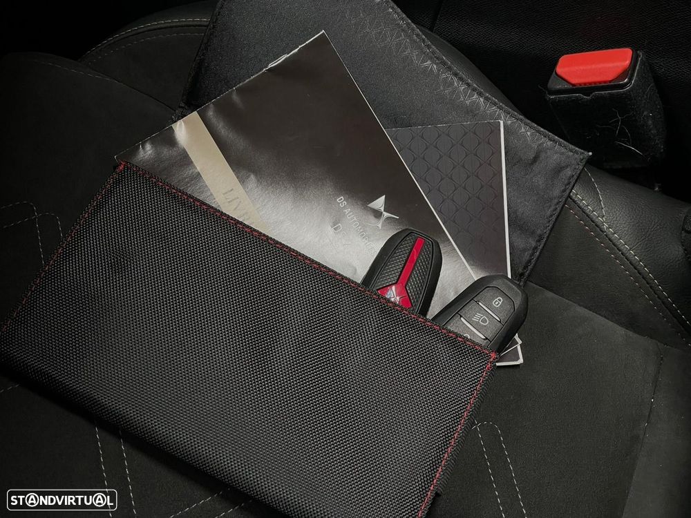 DS DS7 Crossback E-Tense Performance Line EAT8 - 7