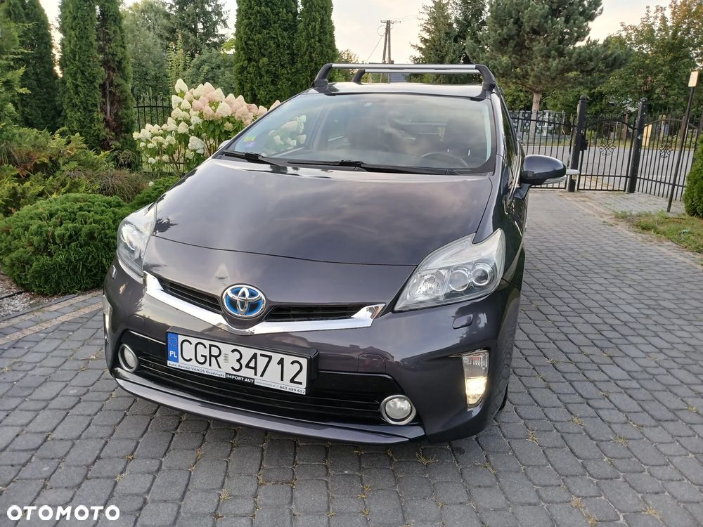 Toyota Prius (Hybrid) Executive - 6