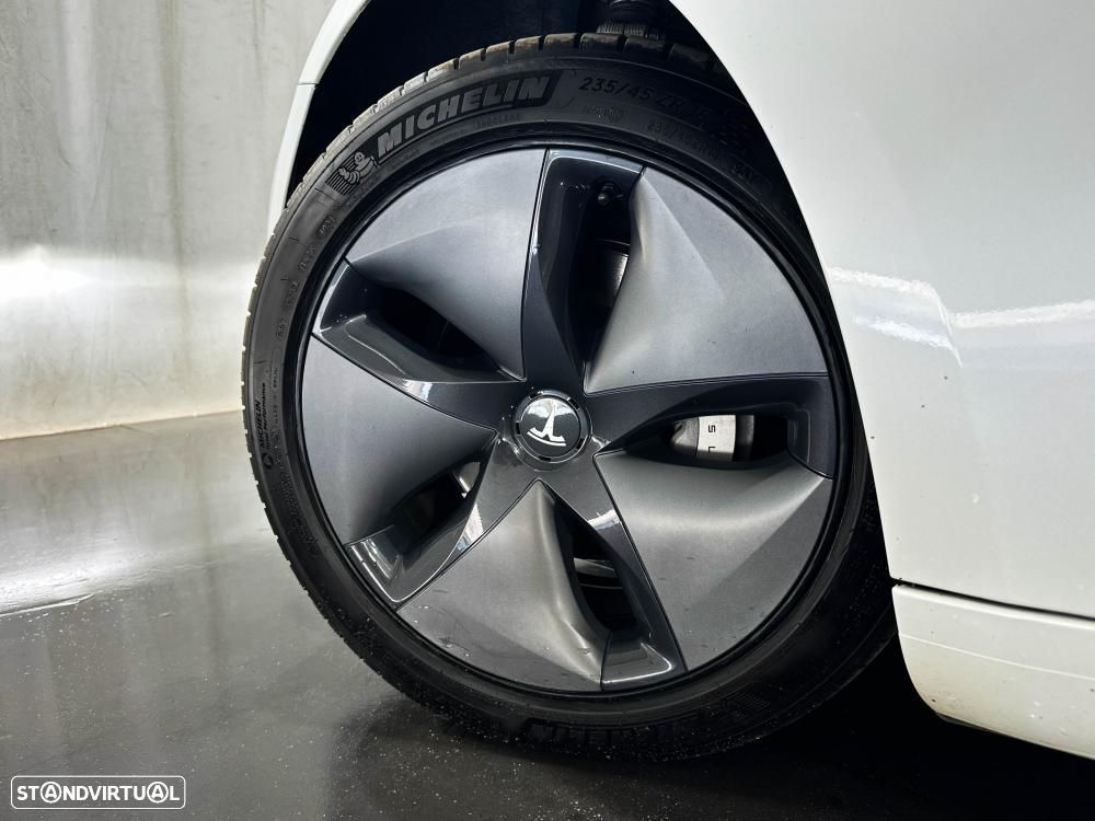 Tesla Model 3 Long-Range Dual Motor AWD - 54