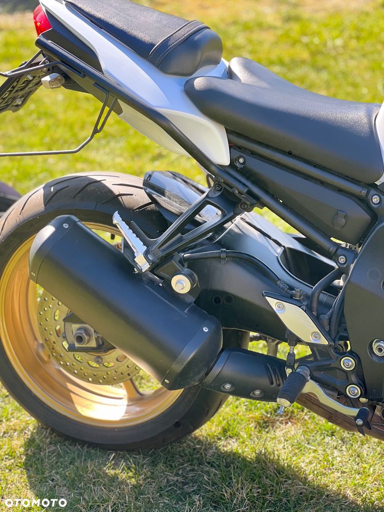Yamaha FZ8 - 11