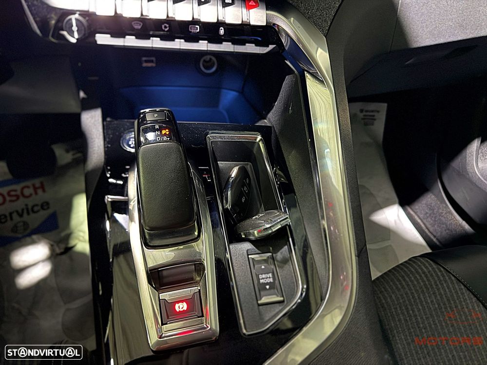 Peugeot 3008 1.6 Hybrid Allure Pack e-EAT8 - 28