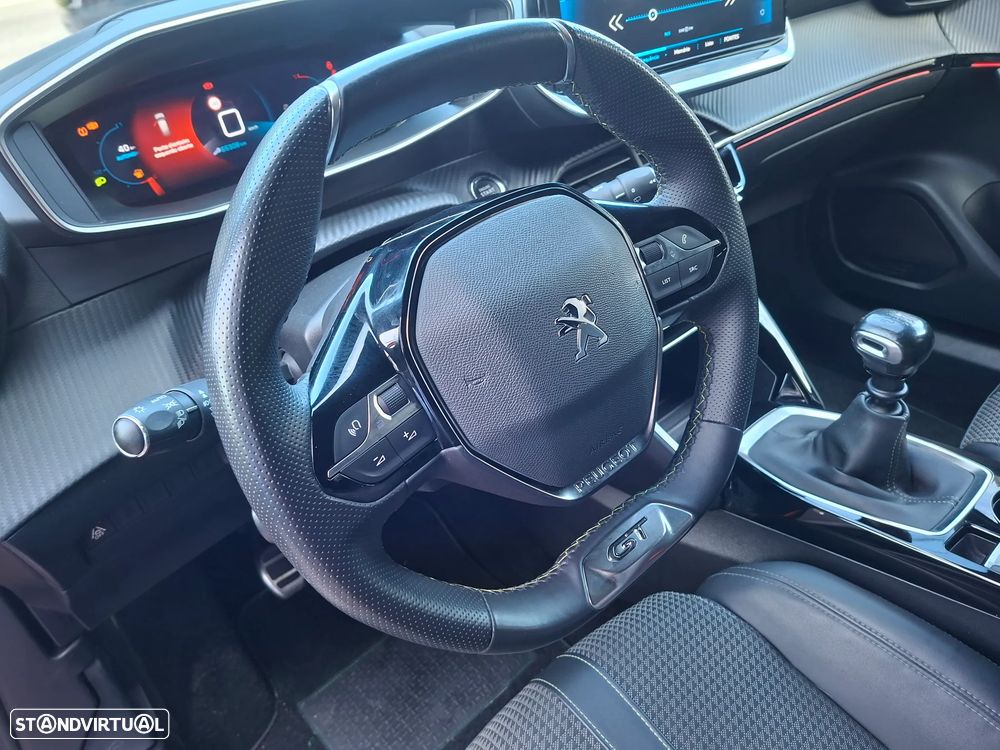 Peugeot 2008 PureTech 130 Stop&Start GT-Line Edition — fotografia 22