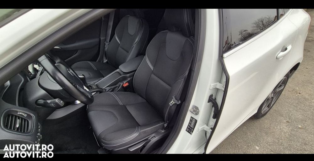 Volvo V40 D4 Momentum - 7