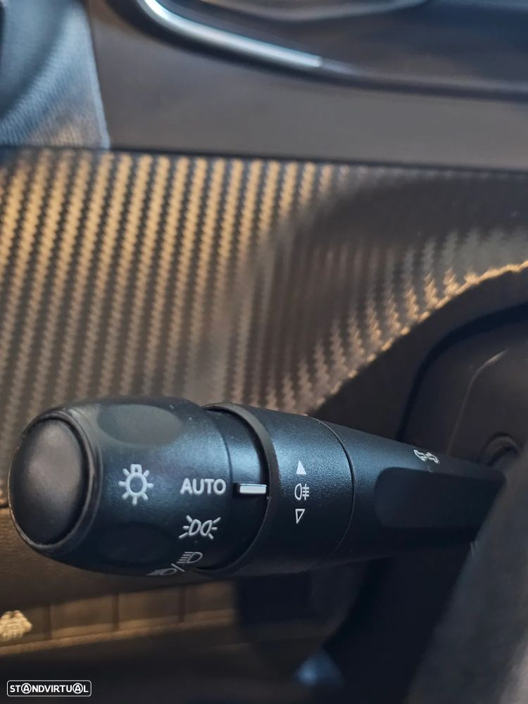 Peugeot 208 1.2 PureTech Active - 13