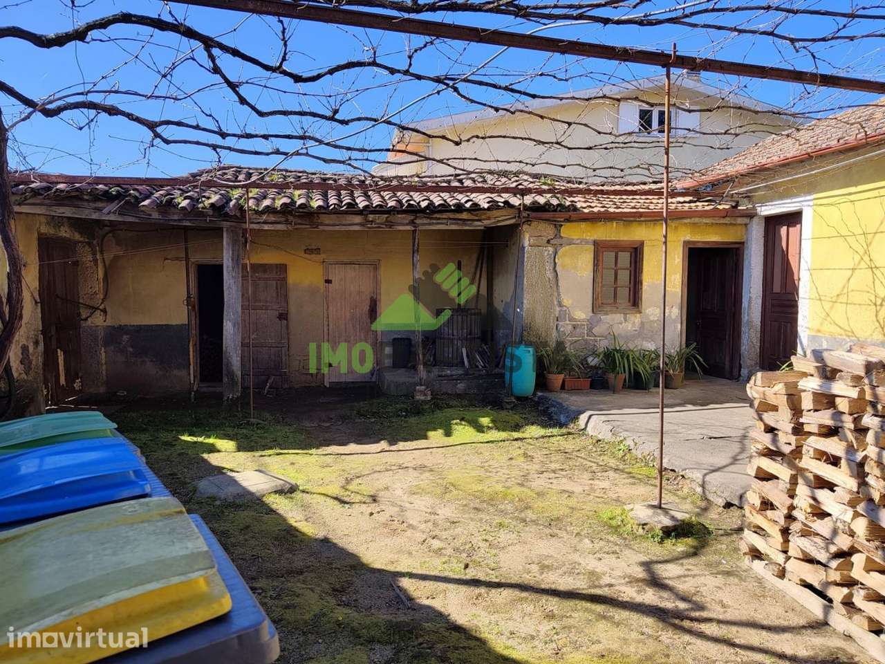 Moradia para restauro em Canedo - Grande imagem: 4/6