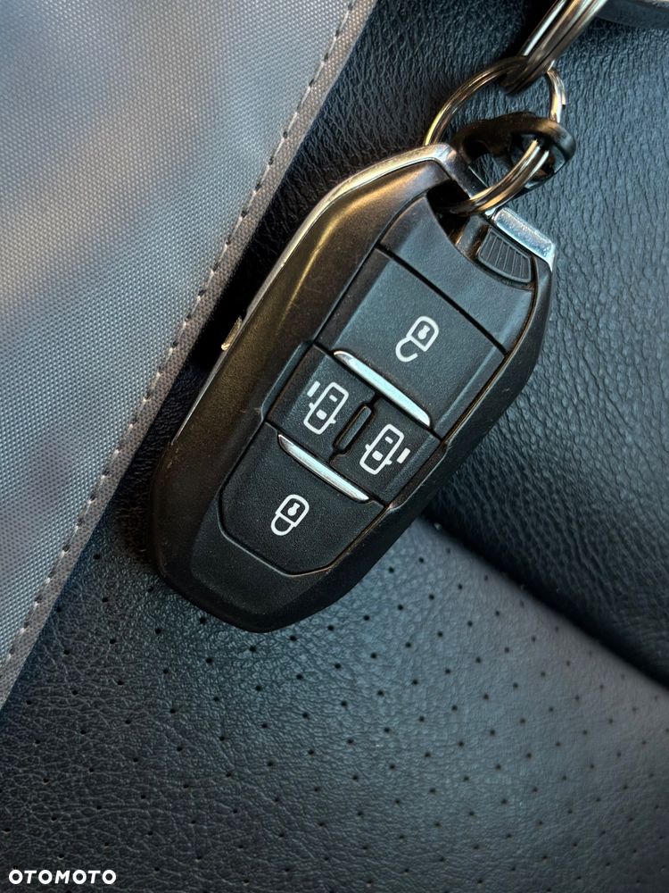 Peugeot Traveller L3 2.0 EAT8 Allure - 4