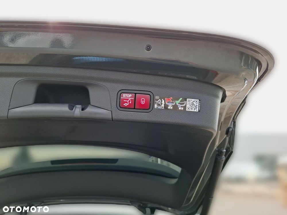 Mercedes-Benz GLE - 23