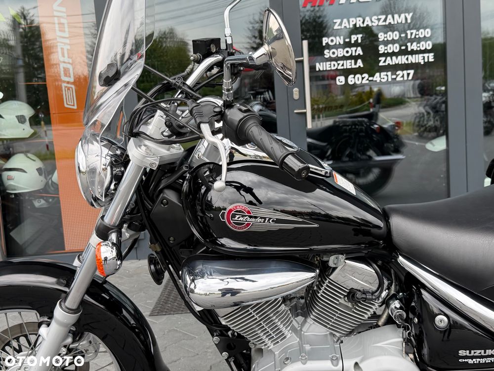 Suzuki Intruder - 33