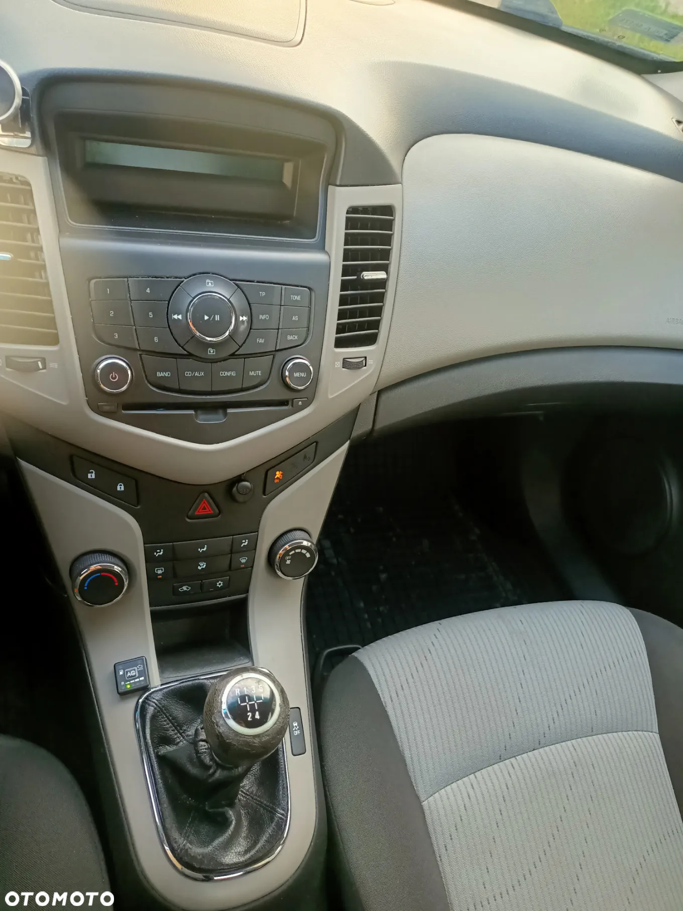 Chevrolet Cruze 1.6 LS - 22
