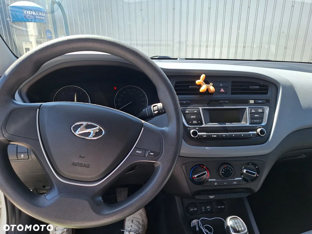 Hyundai i20 1.1 CRDi Classic + - 10