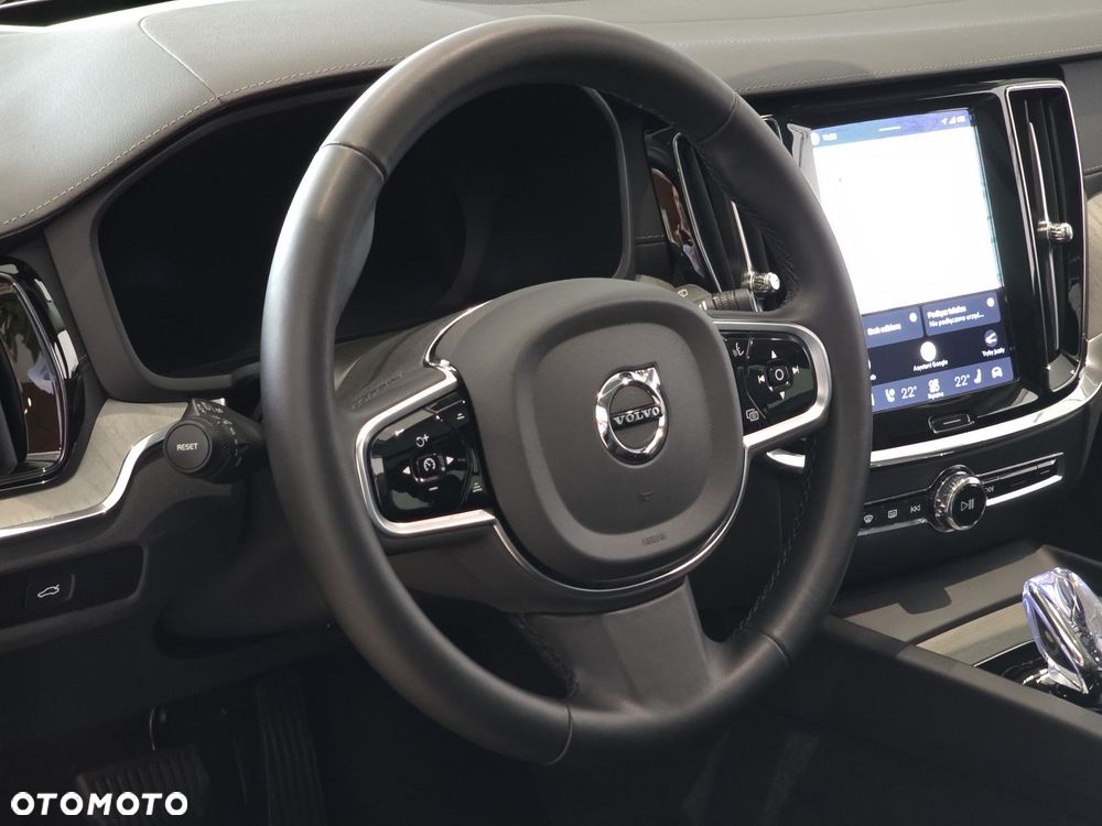 Volvo V60 Cross Country - 16