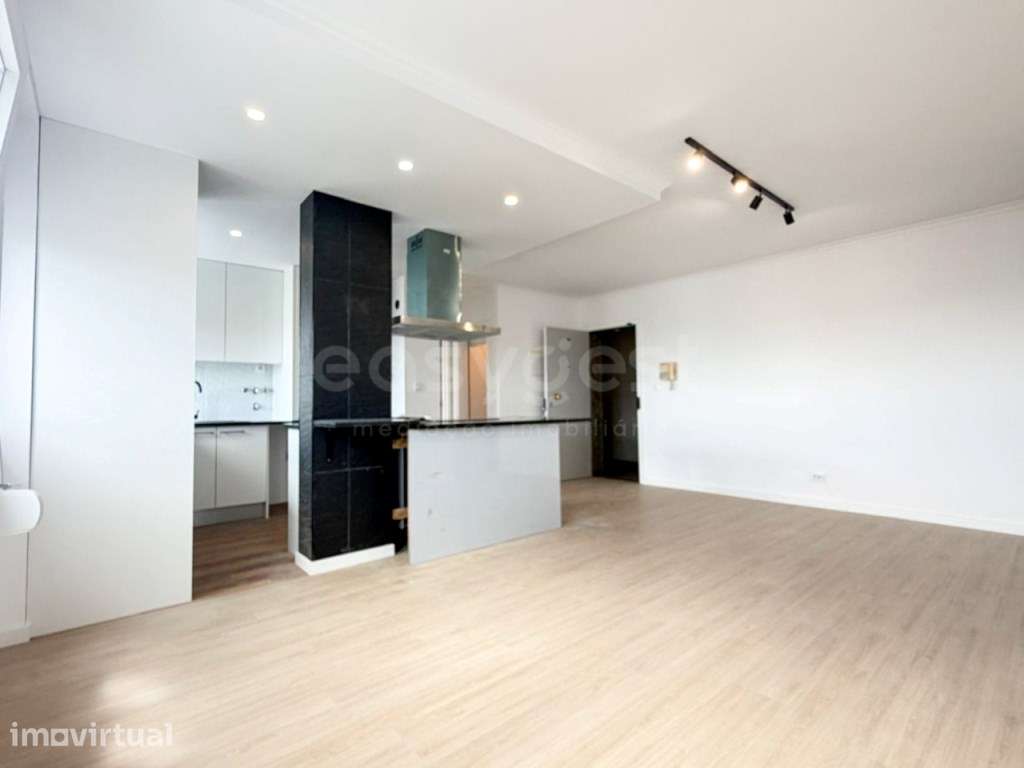Apartamento T3 Totalmente Renovado, no Monte da Caparica - Grande imagem: 5/25