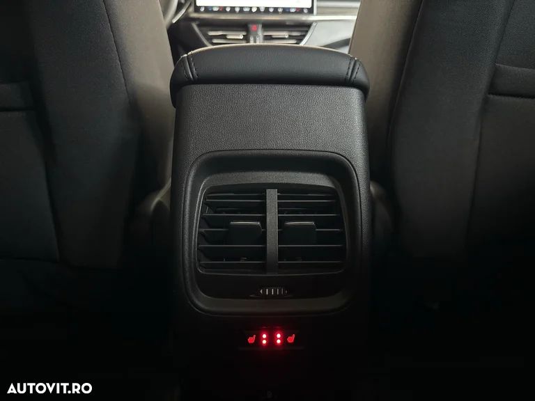 Ford Kuga - 32