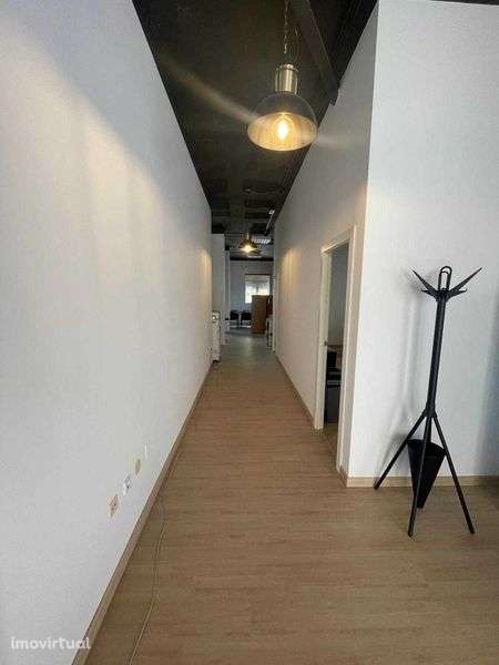 Escritório / Loja - Convertível em Habitação - Grande imagem: 3/8